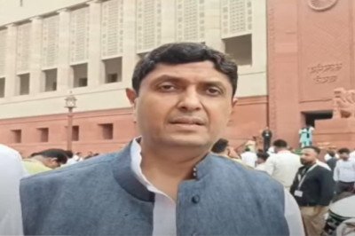 'अमेरिकी राष्ट्रपति ने नहीं पीएम मोदी से जवाब चाहिए', सदन के बाहर क्या बोले सपा सांसद?